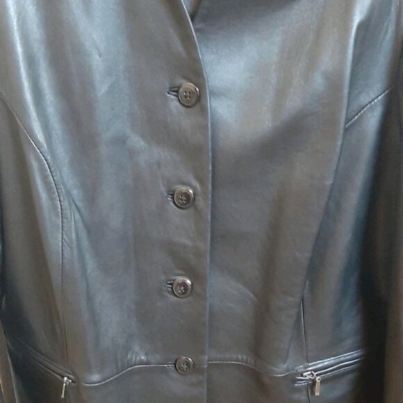 Preston & York Elegant Black Leather Jacket - Picture 4 of 13